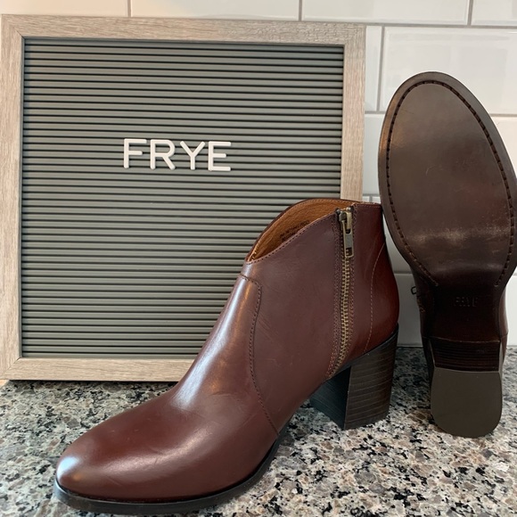 FRYE Nora Zip Short Leather Bootie Size 9 - Picture 6 of 6